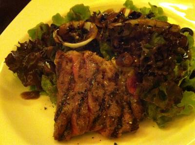 สลัดเนื้อนุ่มหายแว่ปภายในพริบตา ที่ ร้านอาหาร The Right Bank