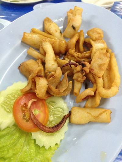 ปลาหมึกแดดเดียว ที่ ร้านอาหาร อุดมโภชนา