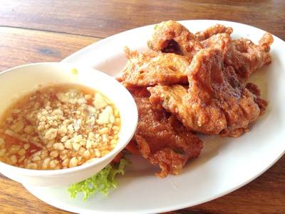 ร้านอาหาร ต้นน้ำ บางปะอิน