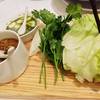 ก๋วยเตี๋ยวห่อหมูสับ ที่ ร้านอาหาร Greyhound Café ดิเอ็มโพเรี่ยม