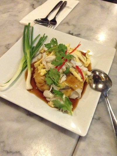 ปอเปี๊ยะปู ที่ ร้านอาหาร ครัวดอกไม้ขาว