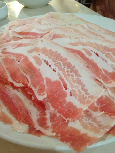 ตัวเอก "หมูสามชั้น" ที่ ร้านอาหาร ชาบู ชาบู นางใน