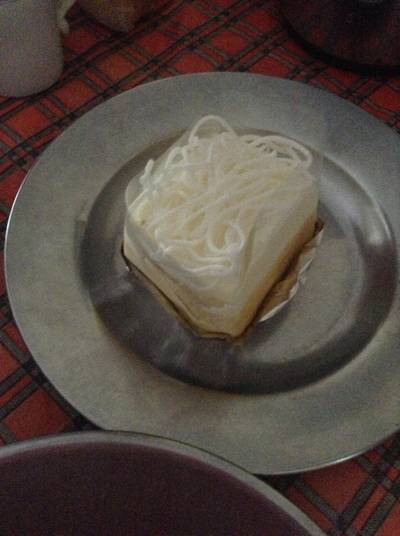 เค้กมะพร้าว ที่ ร้านอาหาร ครัวดอกไม้ขาว