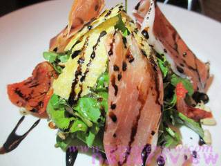 rocket salad กับพาร์ม่าแฮม ที่ ร้านอาหาร The Bar & The Restaurant