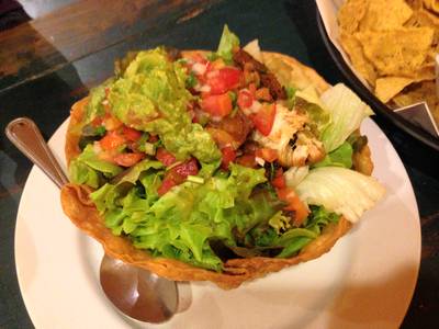 Salad! ที่ ร้านอาหาร La Monita Taqueria Salad! ที่ ร้านอาหาร La Monita Taqueria