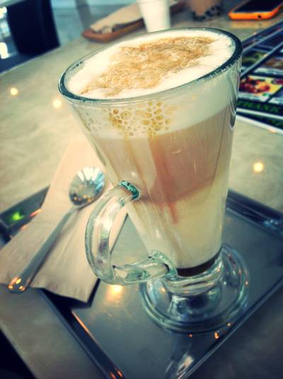 Layer Ceylon Tea Latte !! ที่ ร้านอาหาร Phuket Tea Station
