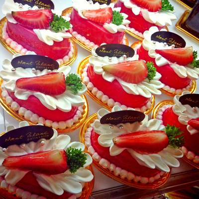 สตอเบอรี่มูสเรอเบอรี่ ที่ ร้านอาหาร Montblanc Promenade