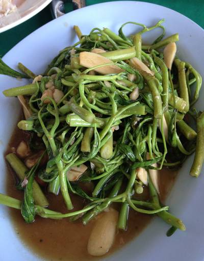 ผัดผักกระเฉด ที่ ร้านอาหาร แสงไทย ซีฟู้ด ผัดผักกระเฉด ที่ ร้านอาหาร แสงไทย ซีฟู้ด