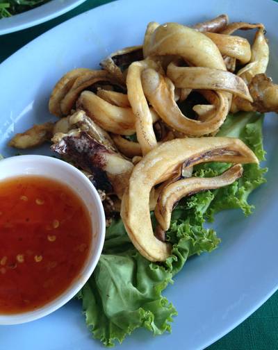 ปลาหมึกแดดเดียว ที่ ร้านอาหาร แสงไทย ซีฟู้ด