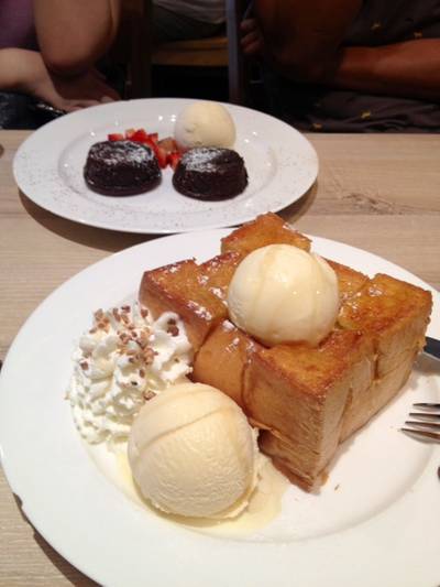 ฮันนี่โทส สุดอร่อย ที่ ร้านอาหาร After You Dessert Cafe เซ็นทรัลลาดพร้าว