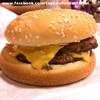 ดับเบิ้ลชีสเบอร์เกอร์เนื้อหอมๆ ชีสเข้มข้นสะใจ ที่ ร้านอาหาร Burger King Siam Paragon