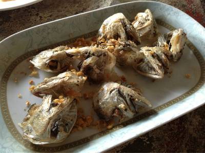 แก้มปลาทูทอด ที่ ร้านอาหาร เส่ย