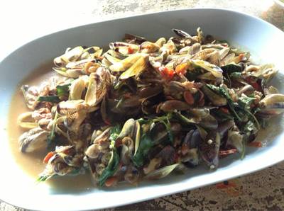 หอยกระพงผัดฉา ที่ ร้านอาหาร เส่ย