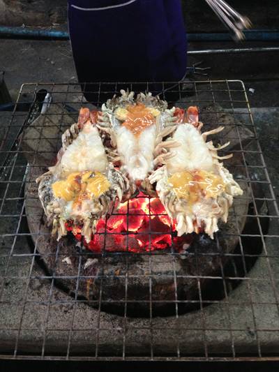 กุ้งแม่น้ำเผา ที่ ร้านอาหาร ต้นน้ำ บางปะอิน กุ้งแม่น้ำเผา ที่ ร้านอาหาร ต้นน้ำ บางปะอิน