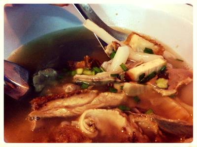ซูมเครื่องใน ที่ ร้านอาหาร ก๋วยจั๊บ อ้วนโภชนา