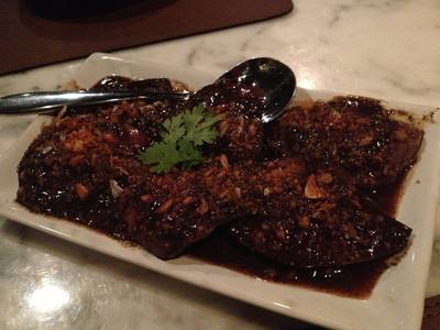 ตับทอดกระเทียม (180.-) ที่ ร้านอาหาร Flow Restaurant & Bar