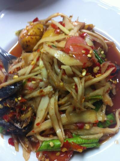 ปูปลาร้าแซ่บเว่อ ที่ ร้านอาหาร 5 แยกตำซั่ว