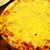 Pizza ชีสจัดเต็ม ที่ ร้านอาหาร Chocolate Ville