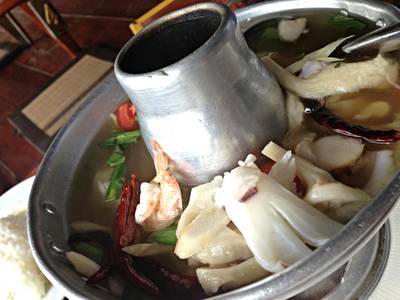 ต้มยำไอยรา(กุ้งหมึกน้ำใส) ที่ ร้านอาหาร ไอยราซีฟู้ด (เกาะช้าง)