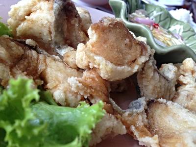 ปลาอินทรีย์ทอดน้ำปลา ที่ ร้านอาหาร ไอยราซีฟู้ด (เกาะช้าง)