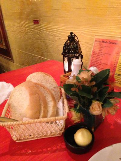 ขนมปังกินฟรีจ้า ที่ ร้านอาหาร Big Mama Pizzeria ขนมปังกินฟรีจ้า ที่ ร้านอาหาร Big Mama Pizzeria