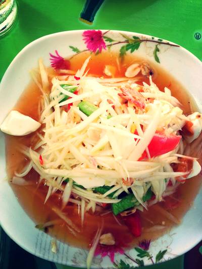 ตำไข่เค็ม😱😱😱😱 ที่ ร้านอาหาร ลุงหนวดส้มตํายกล้อ