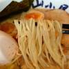 เส้นราเมงนุ่มๆ ที่ ร้านอาหาร Yamagoya Ramen ทองหล่อ 13