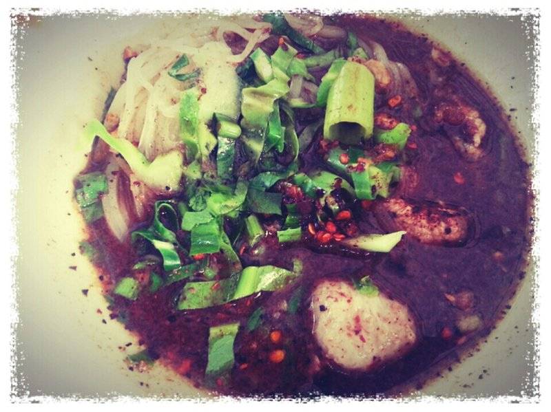 รสชาดจัดจ้านถึงจัย อร่อยในราคาย่อมเยา ที่ ร้านอาหาร ร้านก๋วยเตี๋ยวเรือท่าเสด็จ