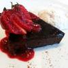 Flourless chocolate cake 100 บาท อร่อยผิดคาด! ที่ ร้านอาหาร Another Hound Café 