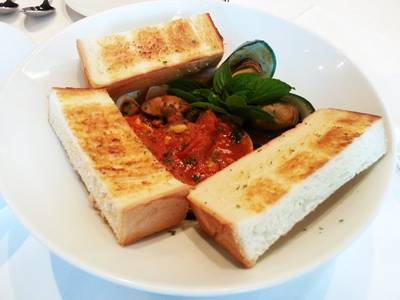 Italian Clam & Mussel 200 บาท ที่ ร้านอาหาร Another Hound Café 