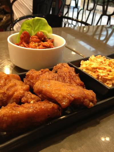 Mixed Flavor Wings ที่ ร้านอาหาร BonChon Chicken Central World