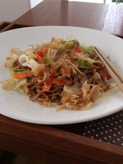 ยากิโซบะ ที่ ร้านอาหาร ไล-บรา-รี่ (Library)