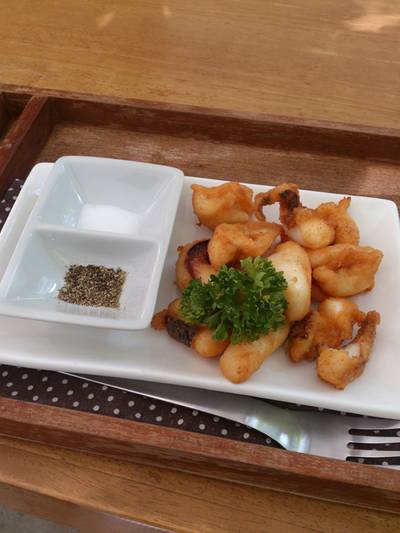 หมึกคาราเกะ ที่ ร้านอาหาร ไล-บรา-รี่ (Library)