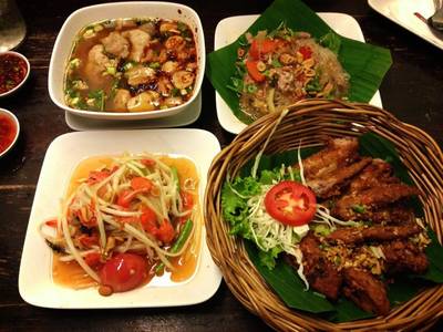 ร้านอาหาร ส้มตำนัว สยามสแควร์ซอย 5