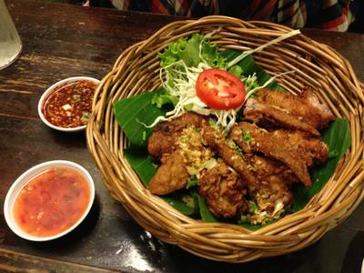 ร้านอาหาร ส้มตำนัว สยามสแควร์ซอย 5