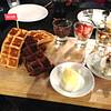 Waffles Set ที่ ร้านอาหาร Sweet Hound
