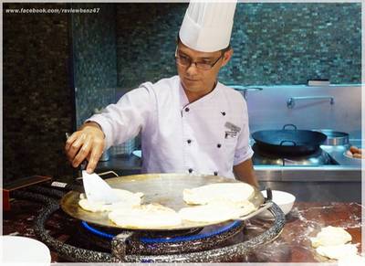 ร้านอาหาร Flavors @ Renaissance Ploenchit Hotel
