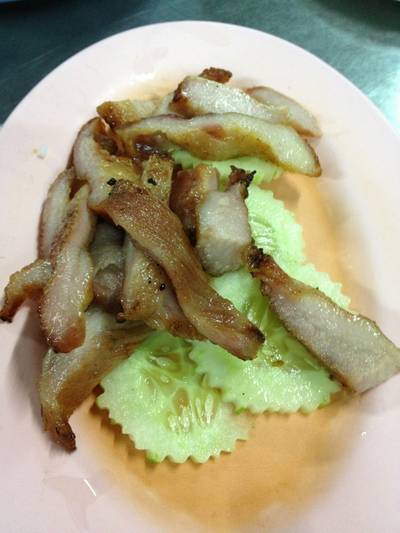 คอหมูย่างก็หน้าตาดี ที่ ร้านอาหาร ตำปากแตก
