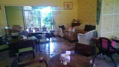 ร้านอาหาร Mai bakery in garden