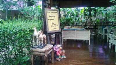ร้านอาหาร Mai bakery in garden