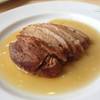เป็ดราดซอสโชยุ ที่ ร้านอาหาร Daiichi Emerald Hotel