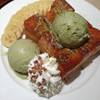 อร่อยดีคะ ต่อคิวยาวมาก กิน ทั้งก้อนก็หวิดเลี่ยนเหมือนกัน --" ที่ ร้านอาหาร After You Dessert Cafe เซ็นทรัลลาดพร้าว