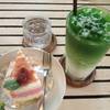 ชาเขียวที่บอกว่าไม่ปลื้มเลย :( ที่ ร้านอาหาร Mai bakery in garden