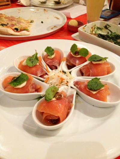 พล่าแซลมอน ที่ ร้านอาหาร Big Mama Pizzeria พล่าแซลมอน ที่ ร้านอาหาร Big Mama Pizzeria
