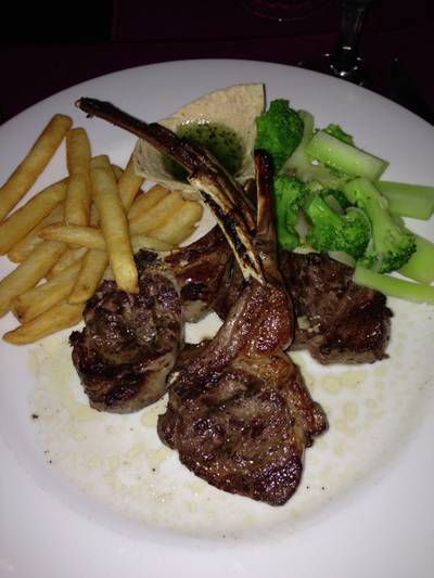 Lamb Rack ที่ ร้านอาหาร Neil's Tavern Restaurant (Steak House) ร่วมฤดี