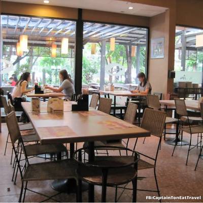 ห้องแอร์ด้านใน ที่ ร้านอาหาร ครัวแม่ศรีเรือน