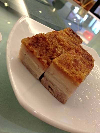 หมูกรอบ ที่ ร้านอาหาร Ah Yat Abalone Forum Restaurant หมูกรอบ ที่ ร้านอาหาร Ah Yat Abalone Forum Restaurant