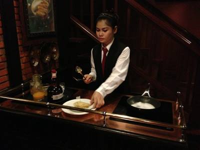 ร้านอาหาร Neil's Tavern Restaurant (Steak House) ร่วมฤดี