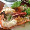 กุ้งแม่น้ำเผา ที่ ร้านอาหาร ริมน้ำ