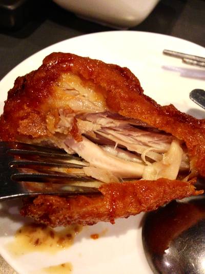 แหวกกันให้ดูจะๆๆ  ที่ ร้านอาหาร BonChon Chicken Central World